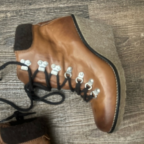 Town Shoes size 7.5 excellent condition made in Portugal beautiful wedge boots - Picture 2 of 12